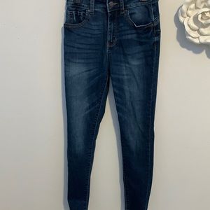 Dark Blue middle wash jeans